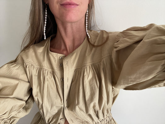 DANGLING PEARLS Earrings, gold