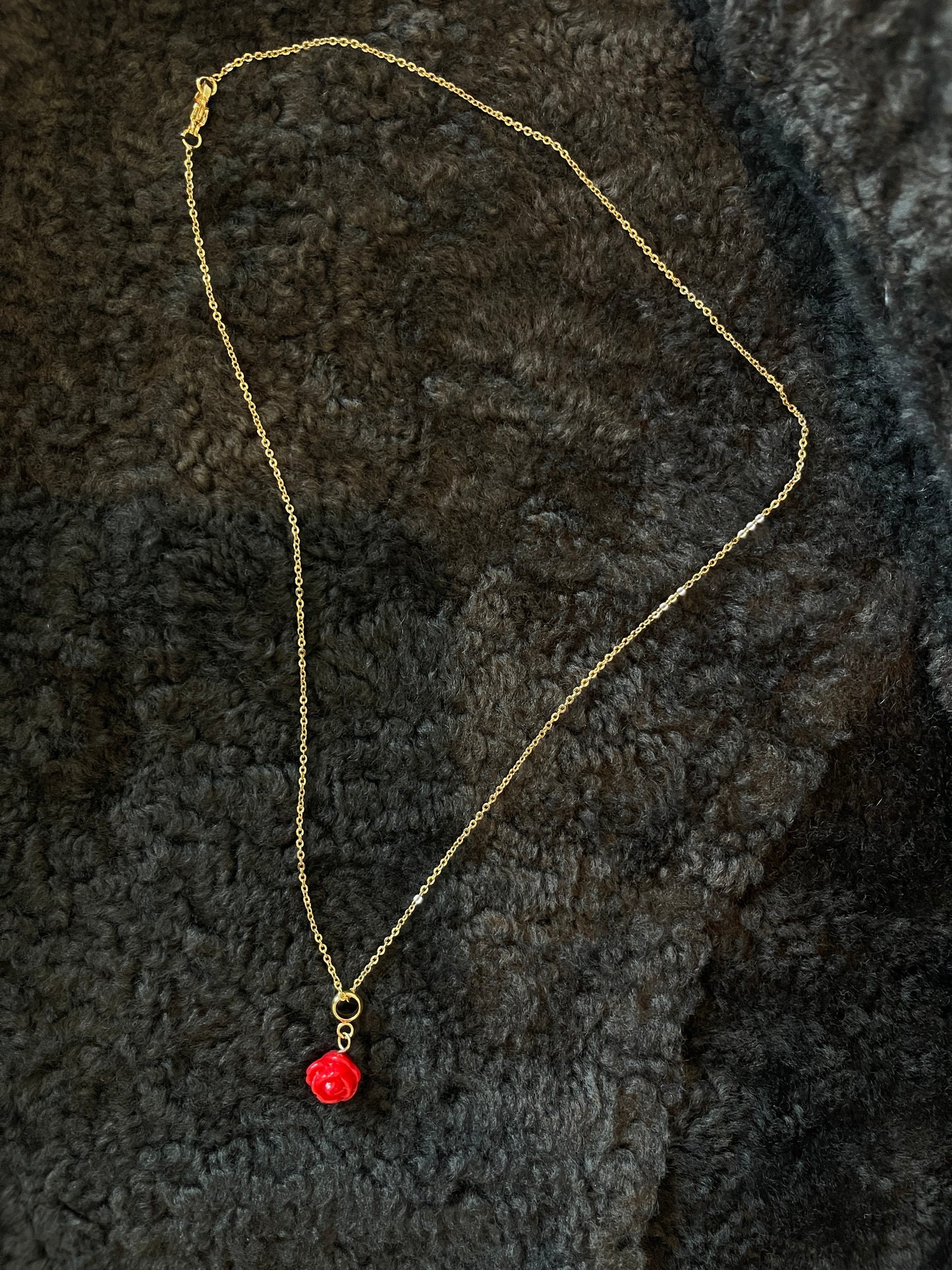 RED ROSE CHARM Necklace
